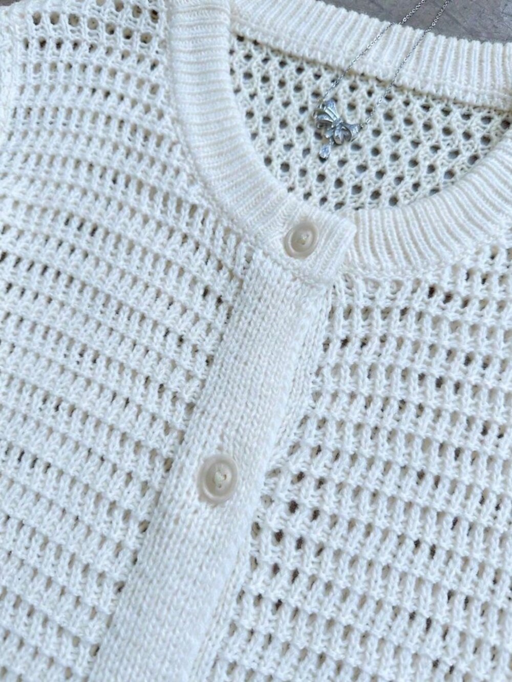 White Casual Knit Women's Short Sleeve Cardigan with Buttons - Picture 2 of 10